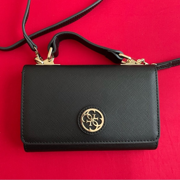 Guess Shoulder Bag in Black - Picture 6 of 6